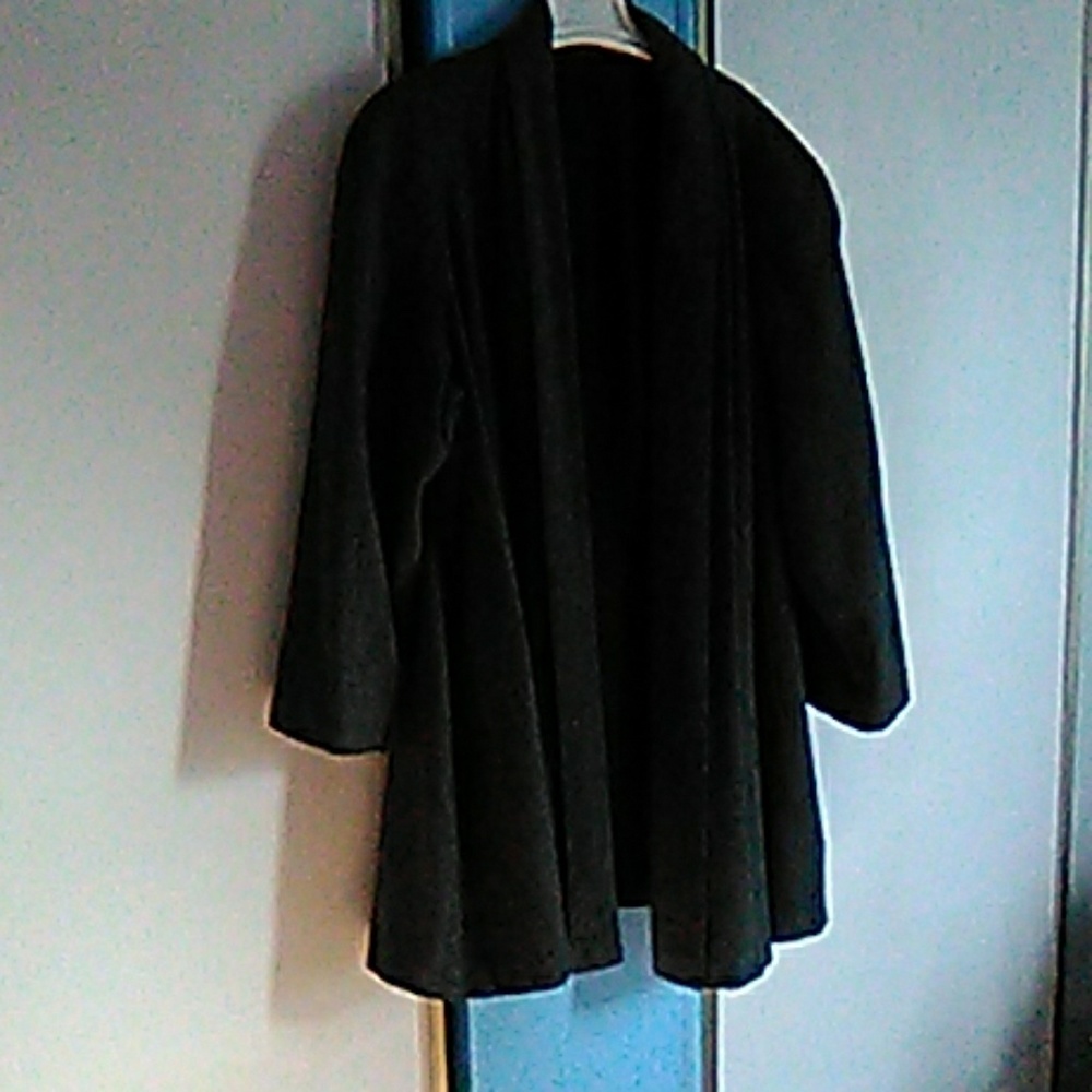 Three quarter swing coat